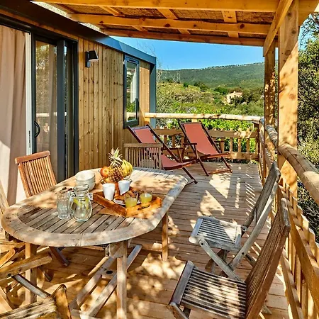 Au Paradis Des Campeurs