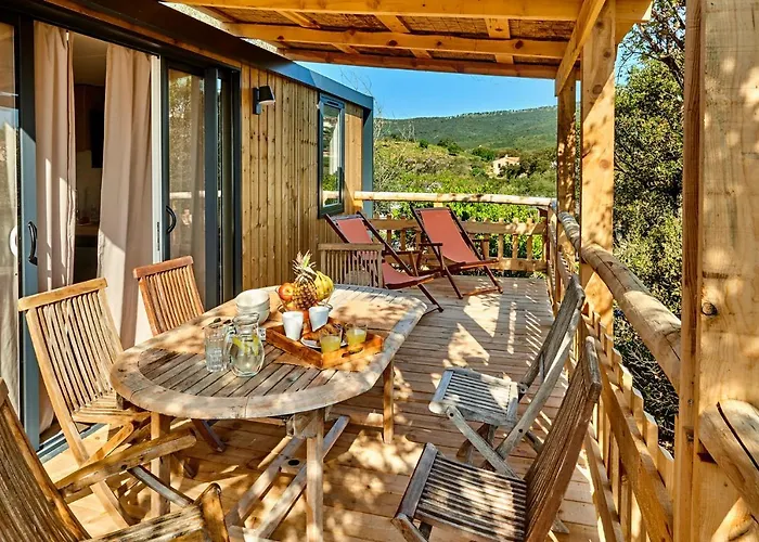 Au Paradis Des Campeurs