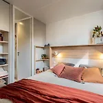 Au Paradis Des Campeurs 4* לס איסאמברה