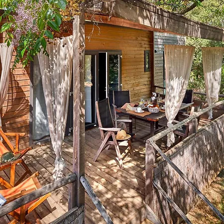 Au Paradis Des Campeurs 4*
