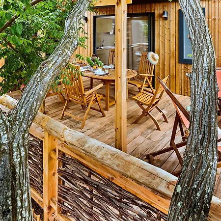 Au Paradis Des Campeurs